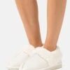 Pier One Pantoffels - White -Goedkope Pier One winkel 2864e4084ba44a1bb33b5dc19bf72cc8