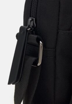 Pier One Unisex - Schoudertas - Black -Goedkope Pier One winkel 6015a635267a4538aeda73eaf2b65393