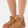 Pier One Leather- Pantoffels - Cognac -Goedkope Pier One winkel 6eff35c3cb7e4f93bb4d99616e30a8c3