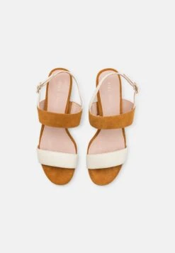 Pier One Leather- Sandalen - White/Cognac -Goedkope Pier One winkel 7bf1f83e1cba4f3fa26b89379bf96b29