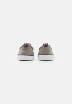 Pier One Unisex - Sneakers Laag - Taupe 10 Pier One Unisex - Sneakers Laag - Taupe -Goedkope Pier One winkel 7f1d9cc45e594666834dcd5b282fd569