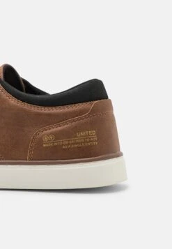 Pier One Sneakers Laag - Cognac 13 Pier One Sneakers Laag - Cognac -Goedkope Pier One winkel 8733e13d37d6492285523affe08eb939