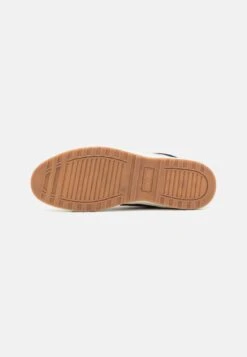 Pier One Sneakers Hoog - Cognac 12 Pier One Sneakers Hoog - Cognac -Goedkope Pier One winkel eafa0ed86a51400d8543561b89d4c2c7